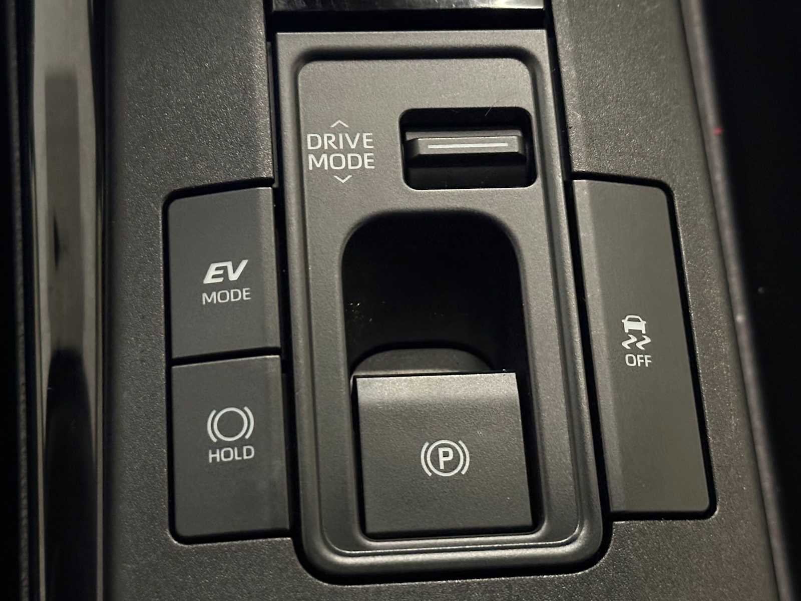 Used 2024 Toyota Prius LE image 17