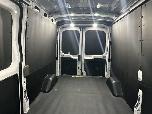 New 2026 Ford Transit 250 148 Medium Roof w/ Load Area Protection Package RWD image 30