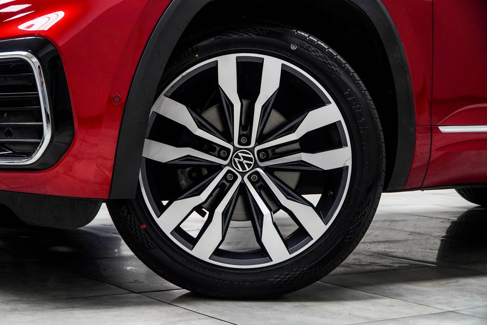Used 2020 Volkswagen Atlas Cross Sport SEL Premium R-Line AWD/4WD image 3