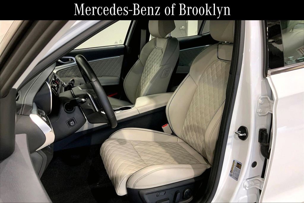 Used 2023 Genesis G70 3.3T w/ Sport Prestige Package image 7