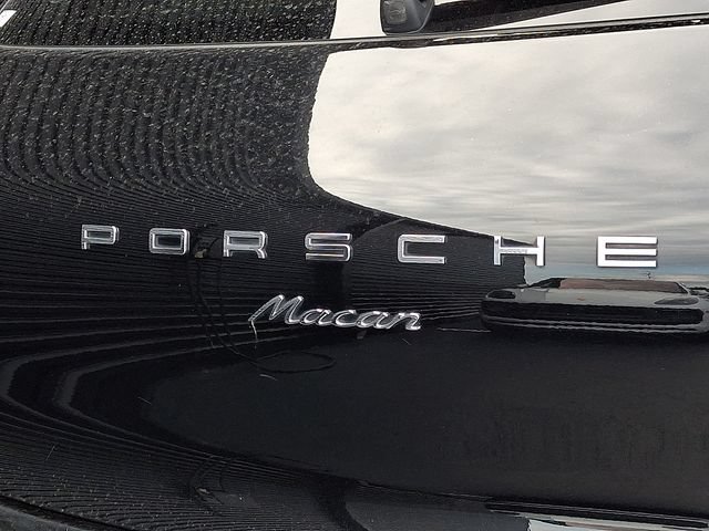Used 2018 Porsche Macan Sport Edition AWD/4WD image 33