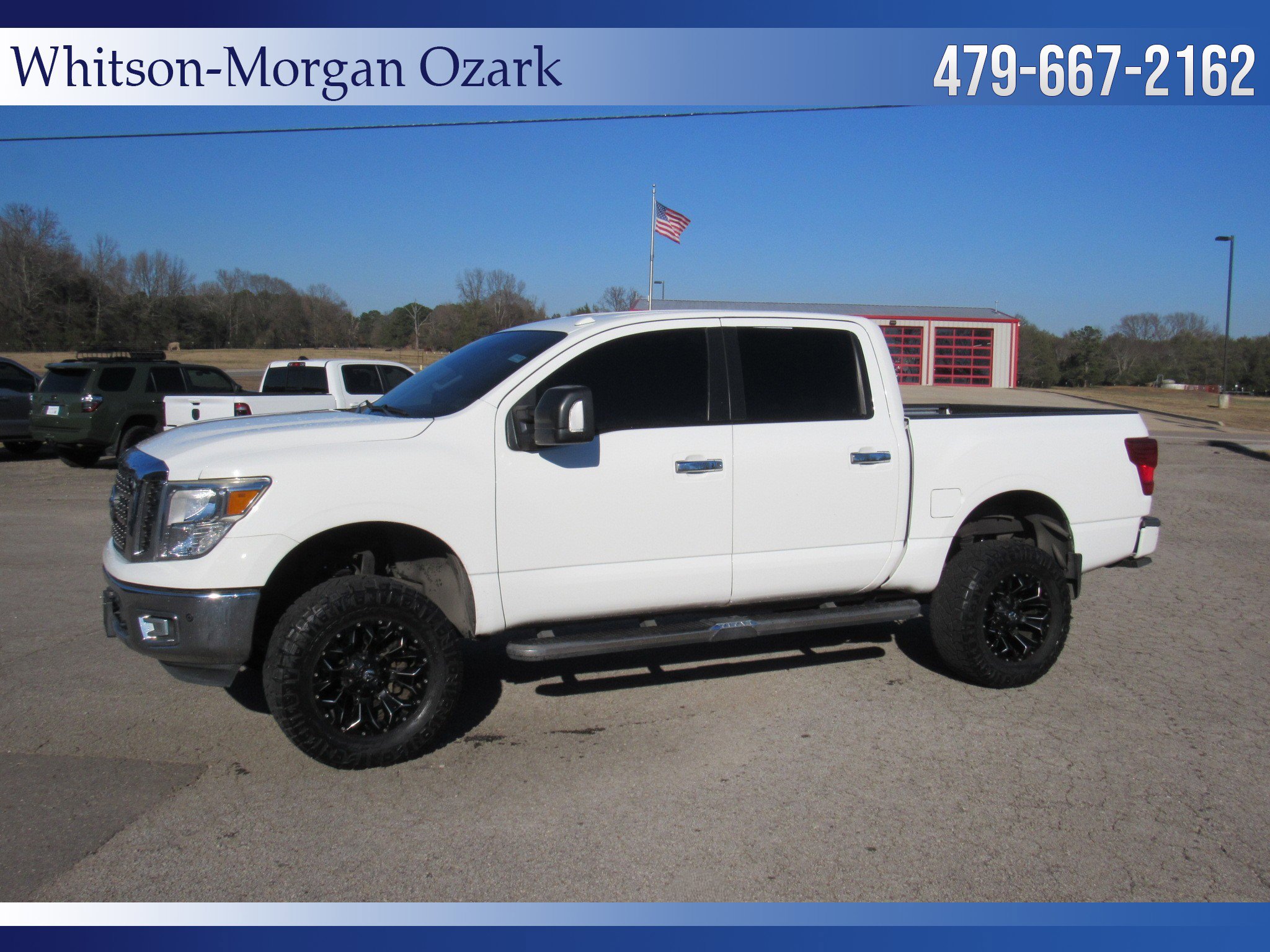 Used 2018 Nissan Titan SV w/ SV Convenience Package image 5