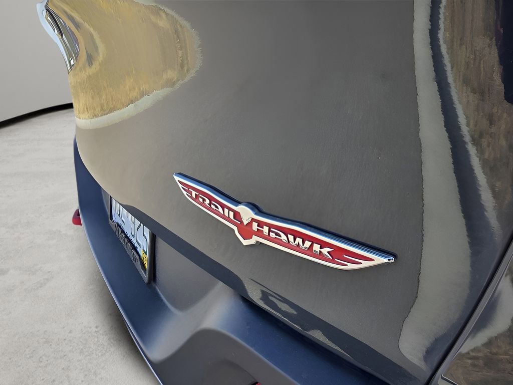 Used 2016 Jeep Cherokee Trailhawk w/ Comfort/Convenience Group image 11