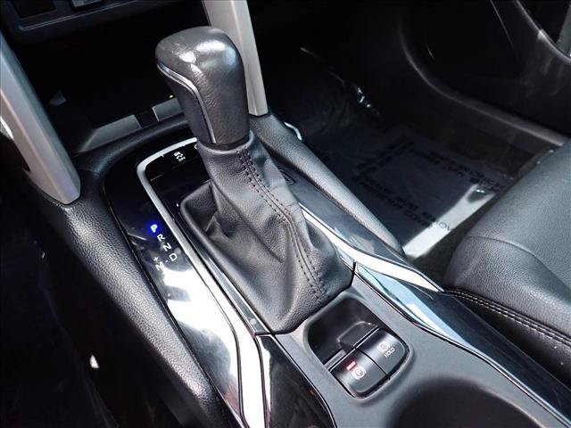 Used 2024 Toyota Corolla Cross XLE w/ Convenience Package FWD image 18