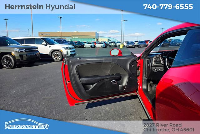 Used 2023 Dodge Challenger SXT RWD image 15