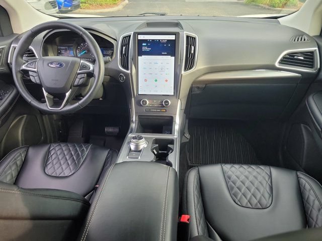 Used 2023 Ford Edge Titanium AWD/4WD image 2