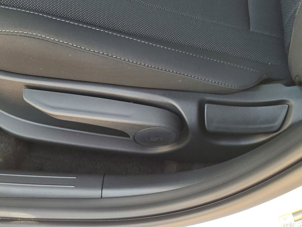 New 2026 Hyundai Elantra SE image 12