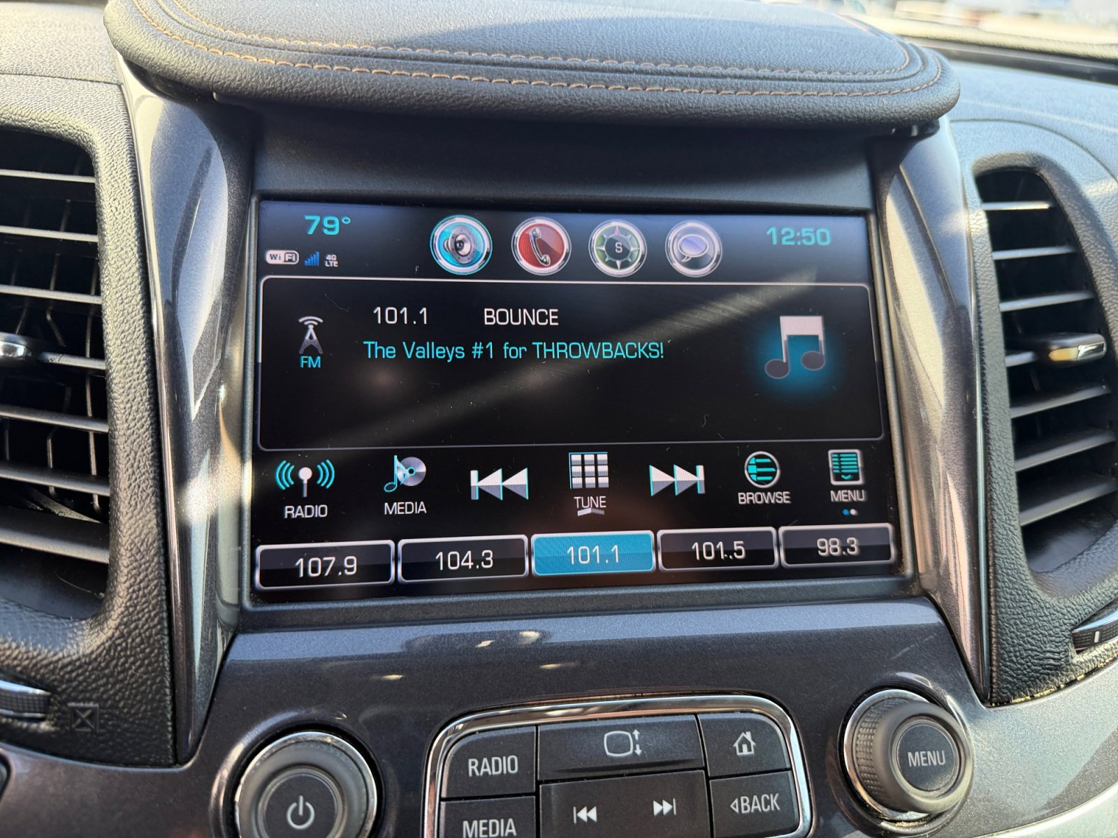 Used 2018 Chevrolet Impala LT FWD image 21
