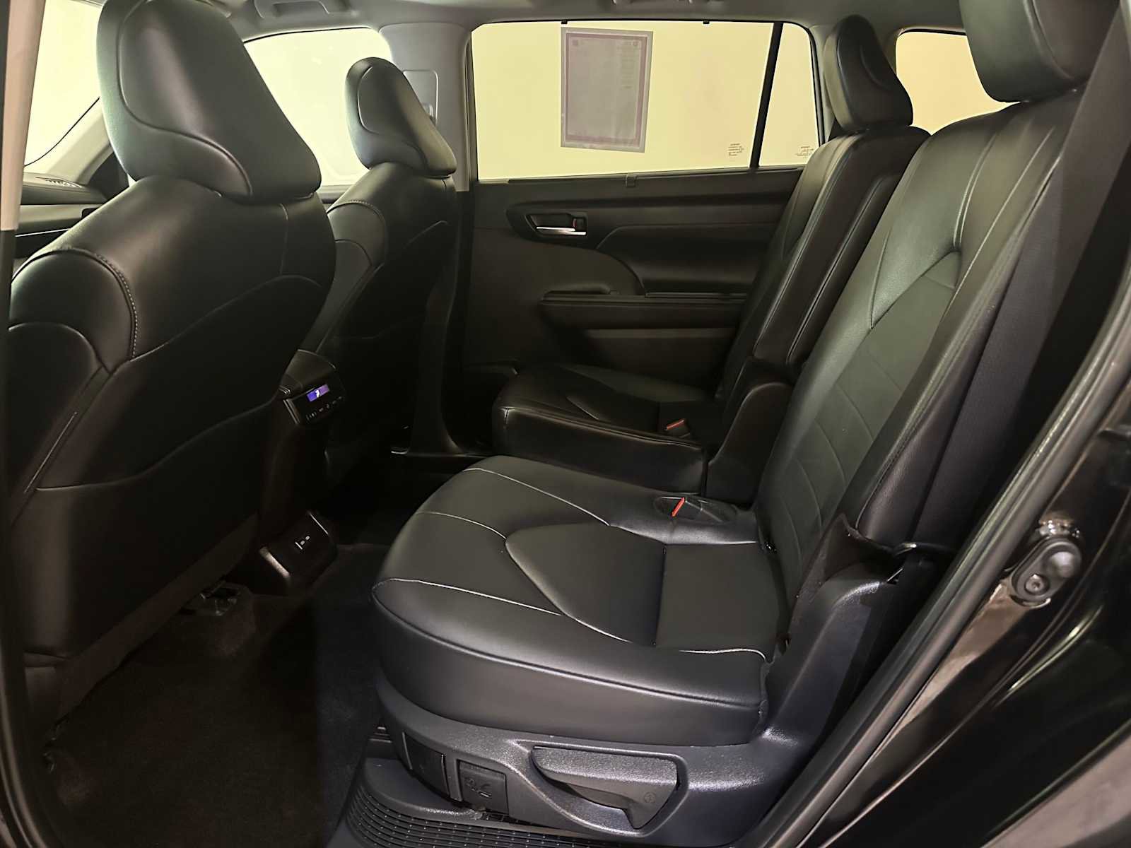 Certified 2025 Toyota Highlander XLE image 23