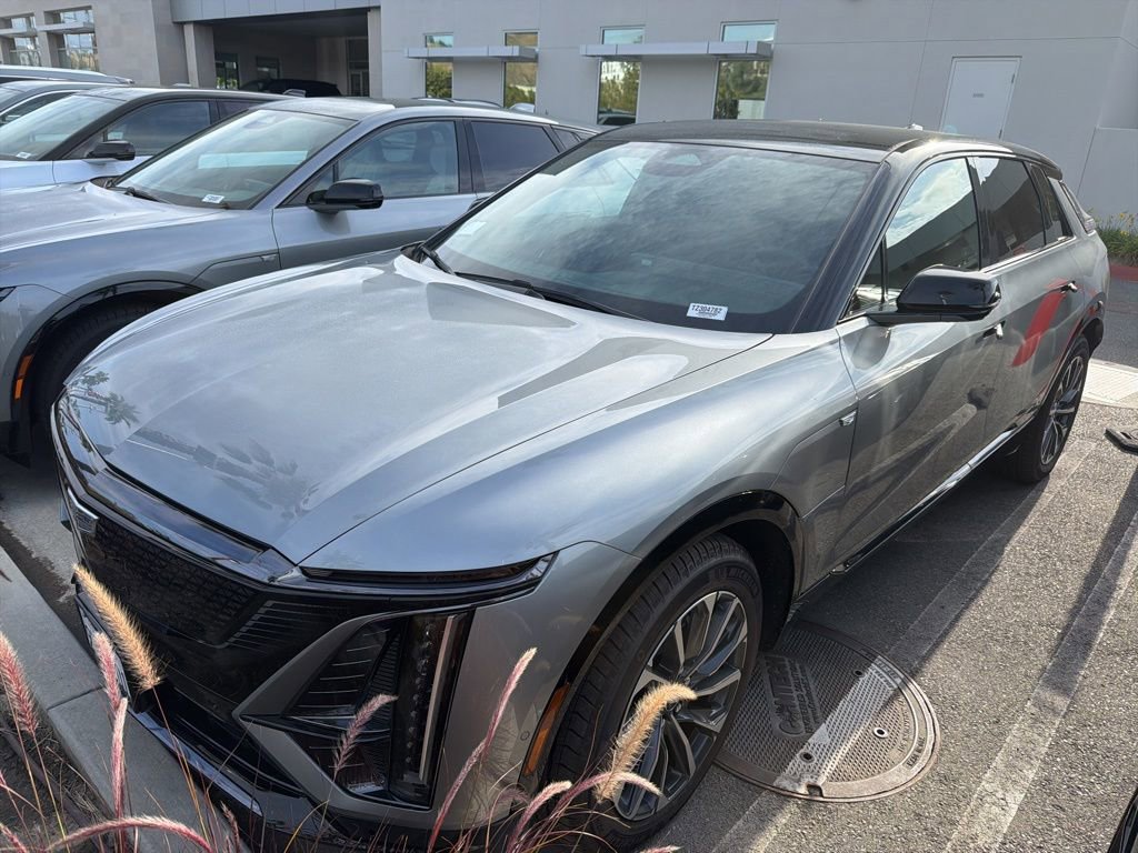 Used 2026 Cadillac Lyriq Premium Sport AWD/4WD image 2