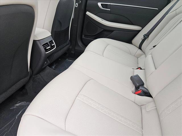 New 2025 Hyundai Sonata Limited image 15