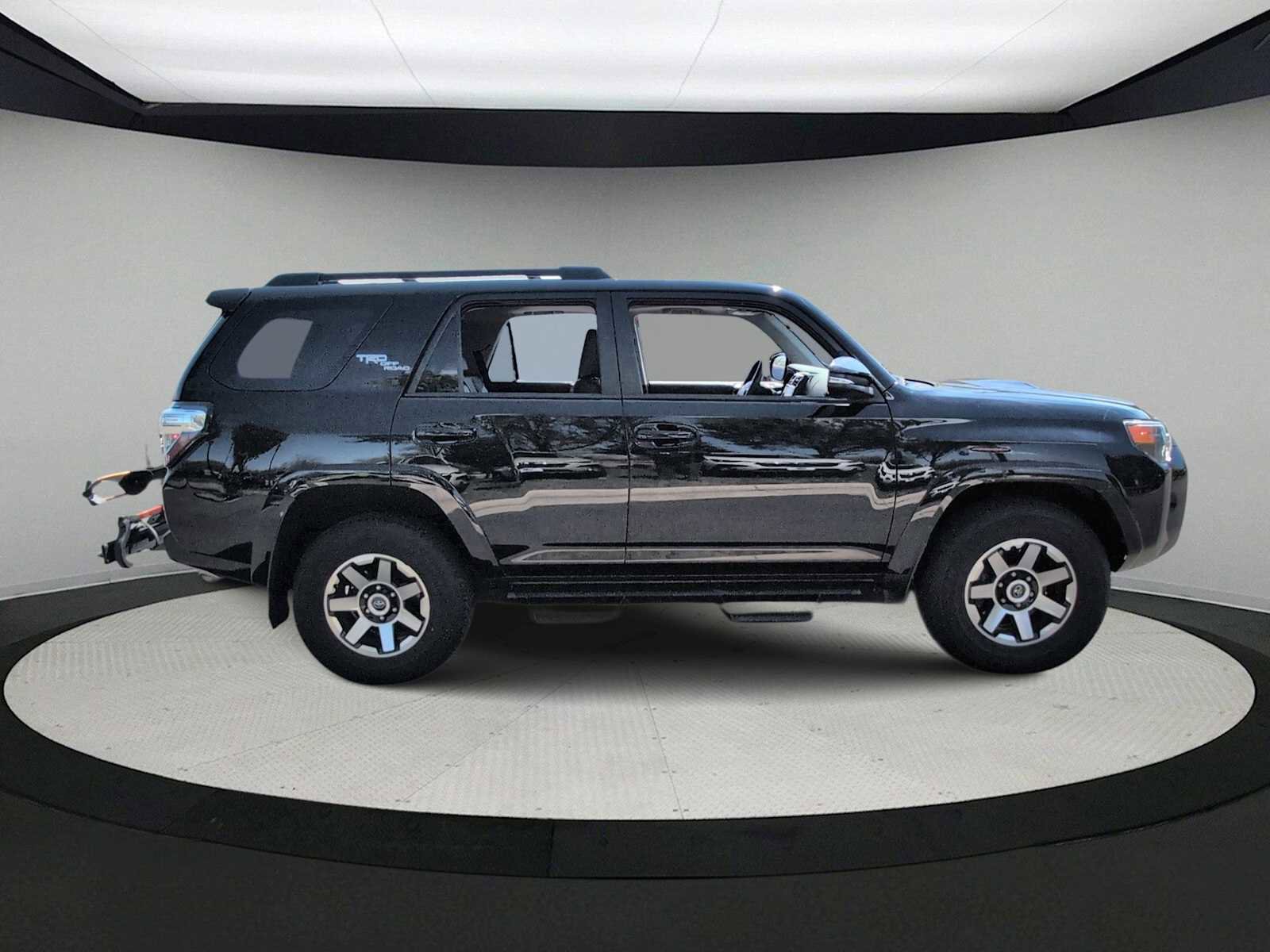 Used 2022 Toyota 4Runner TRD Off-Road Premium image 9