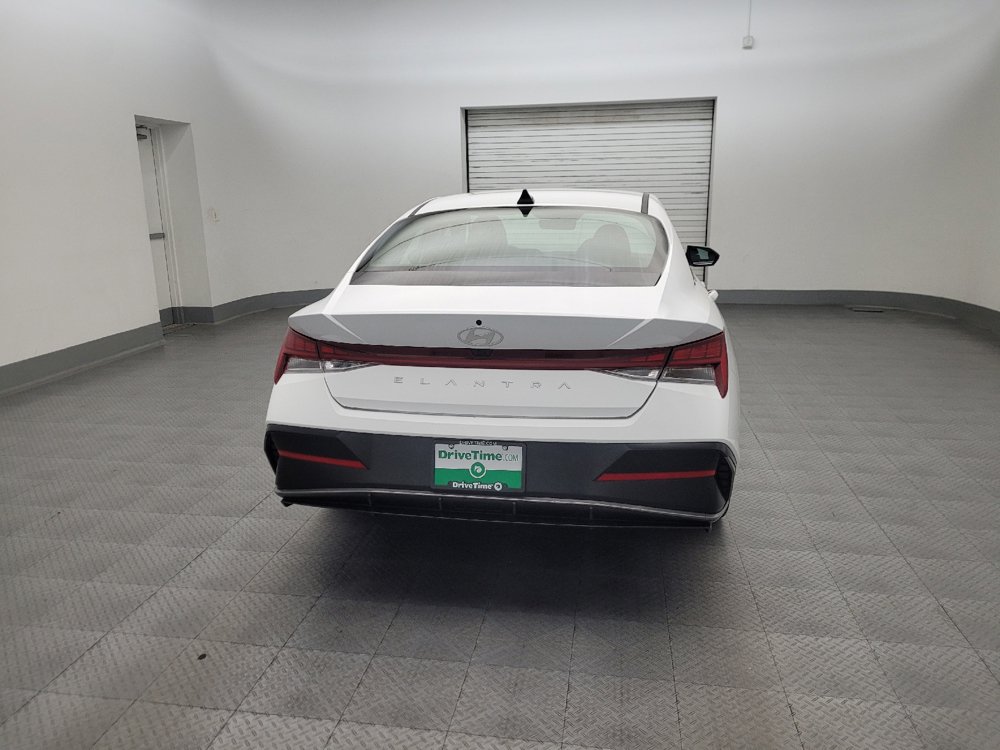 Used 2025 Hyundai Elantra SEL FWD image 7