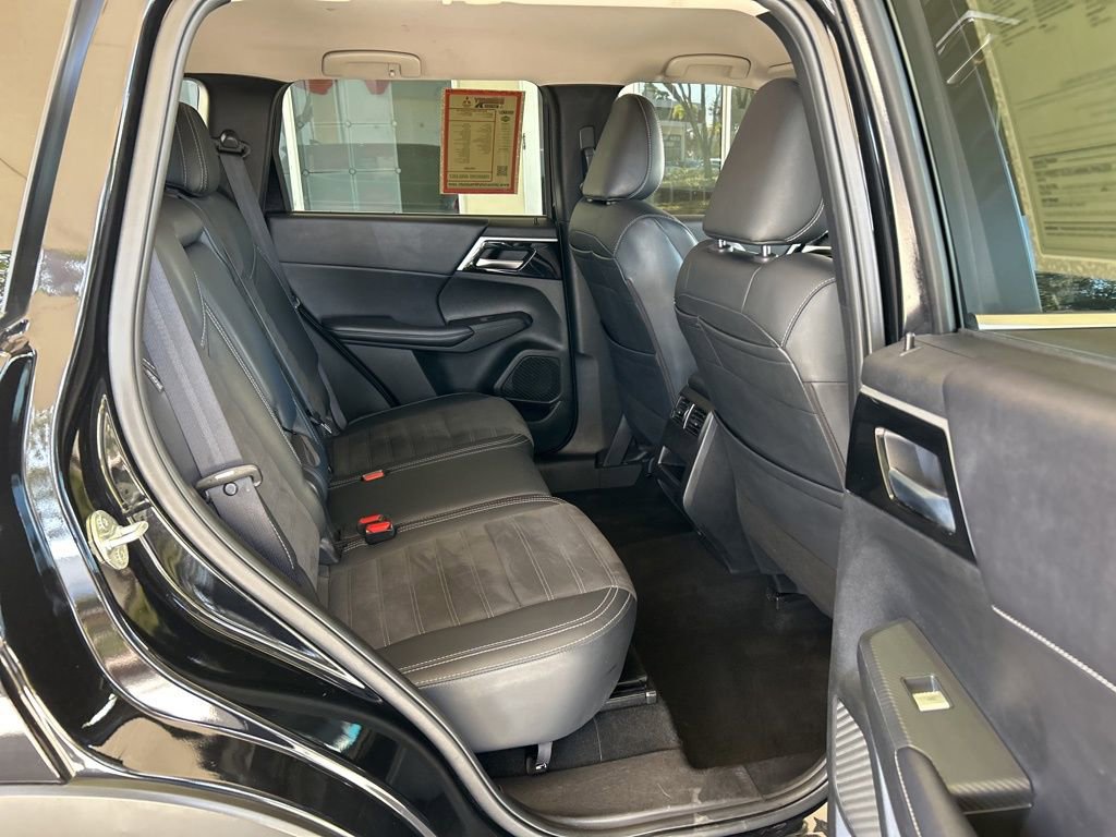 Used 2024 Mitsubishi Outlander SE image 29