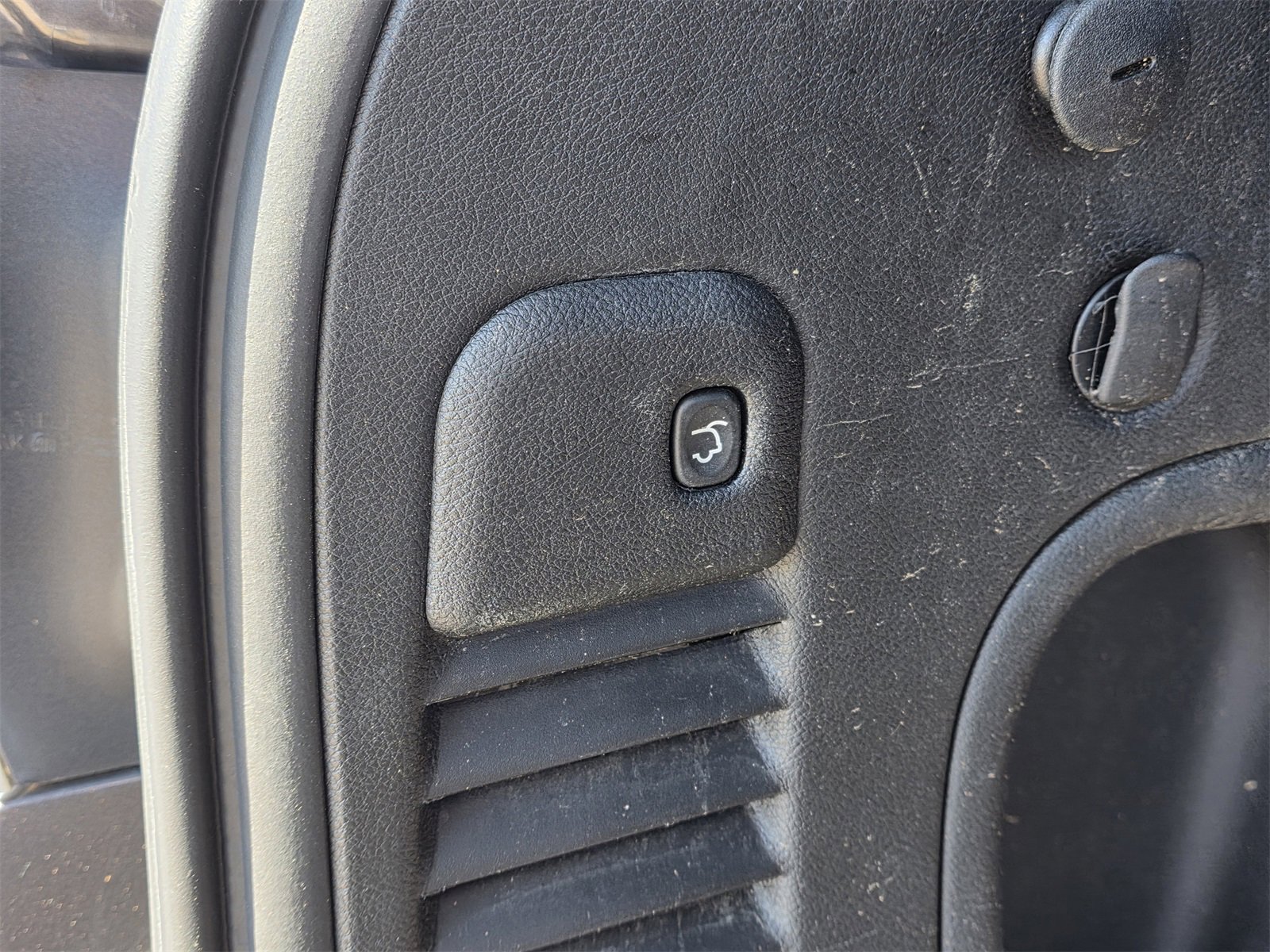 Used 2021 Jeep Grand Cherokee Limited image 31