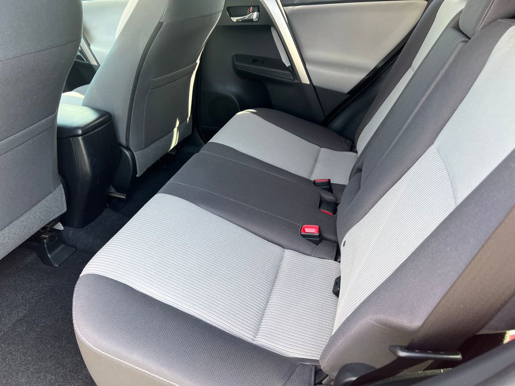 Used 2015 Toyota RAV4 XLE AWD/4WD image 12