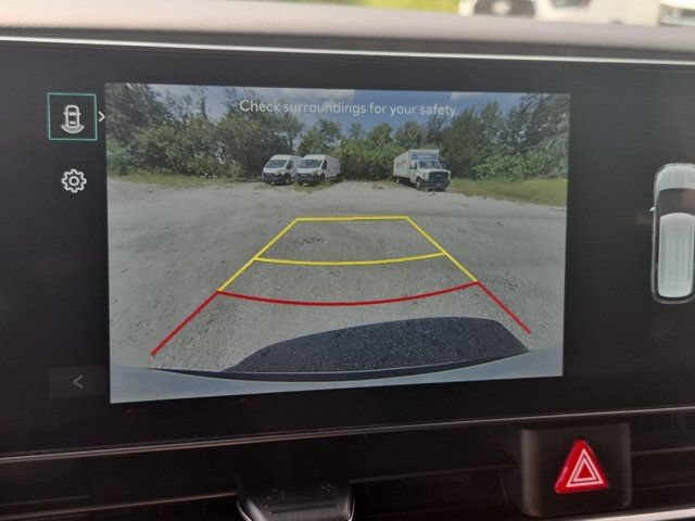 Used 2025 Kia Carnival FWD image 18