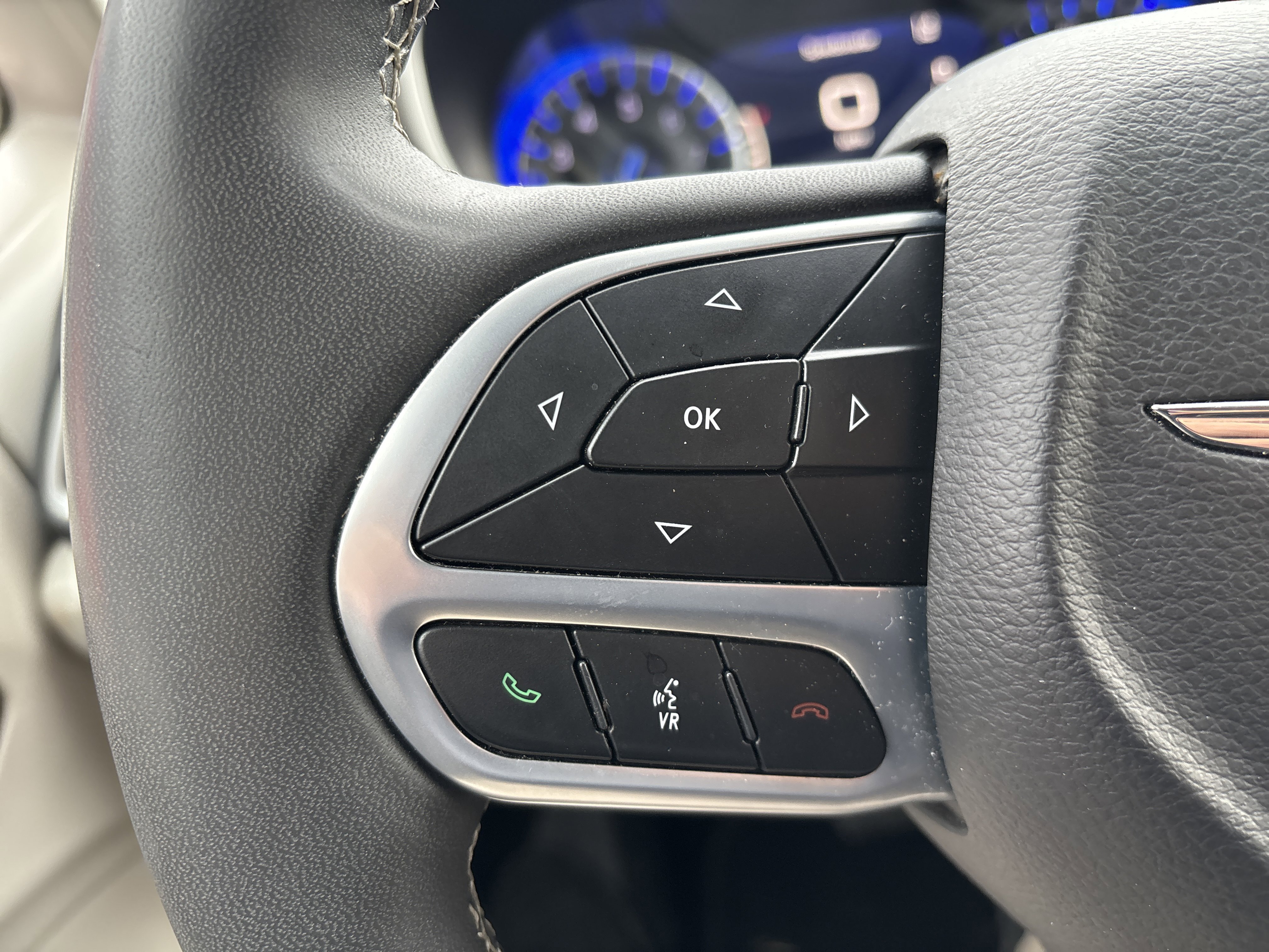 Used 2024 Chrysler Pacifica Touring-L image 20