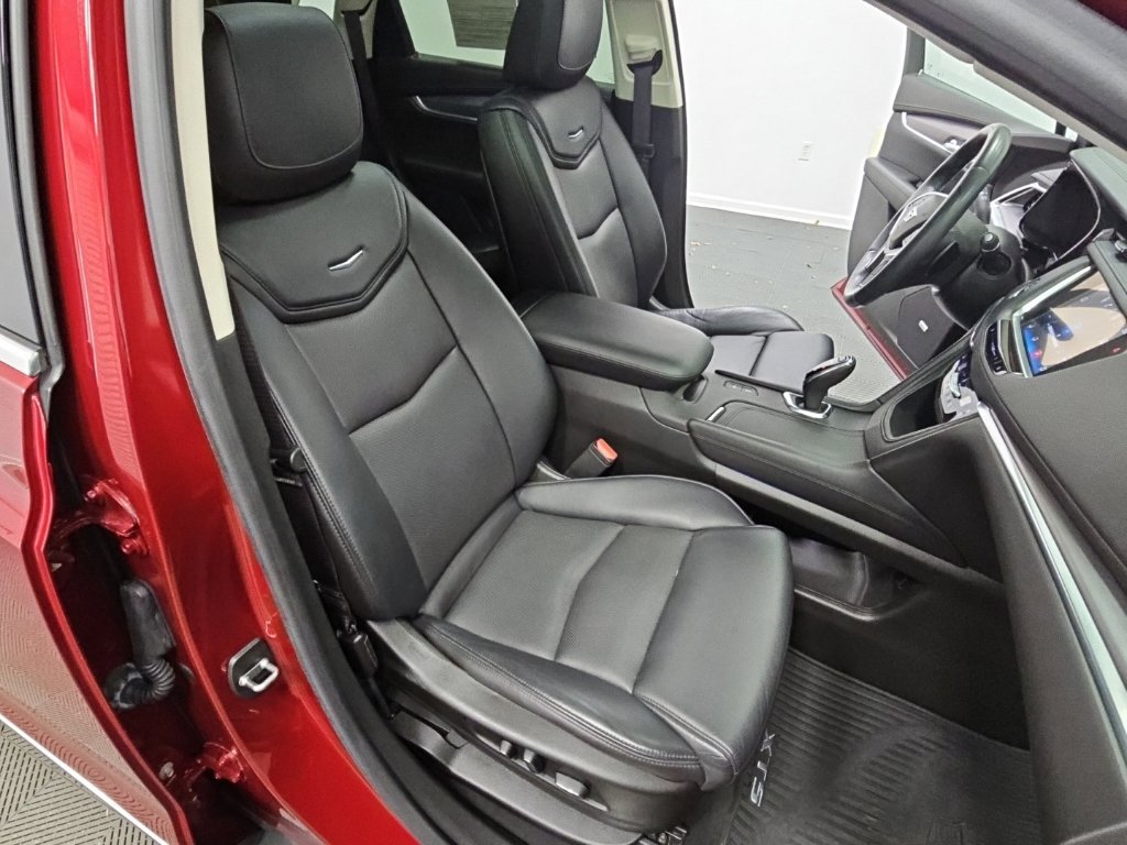 Used 2017 Cadillac XT5 Premium Luxury FWD image 41