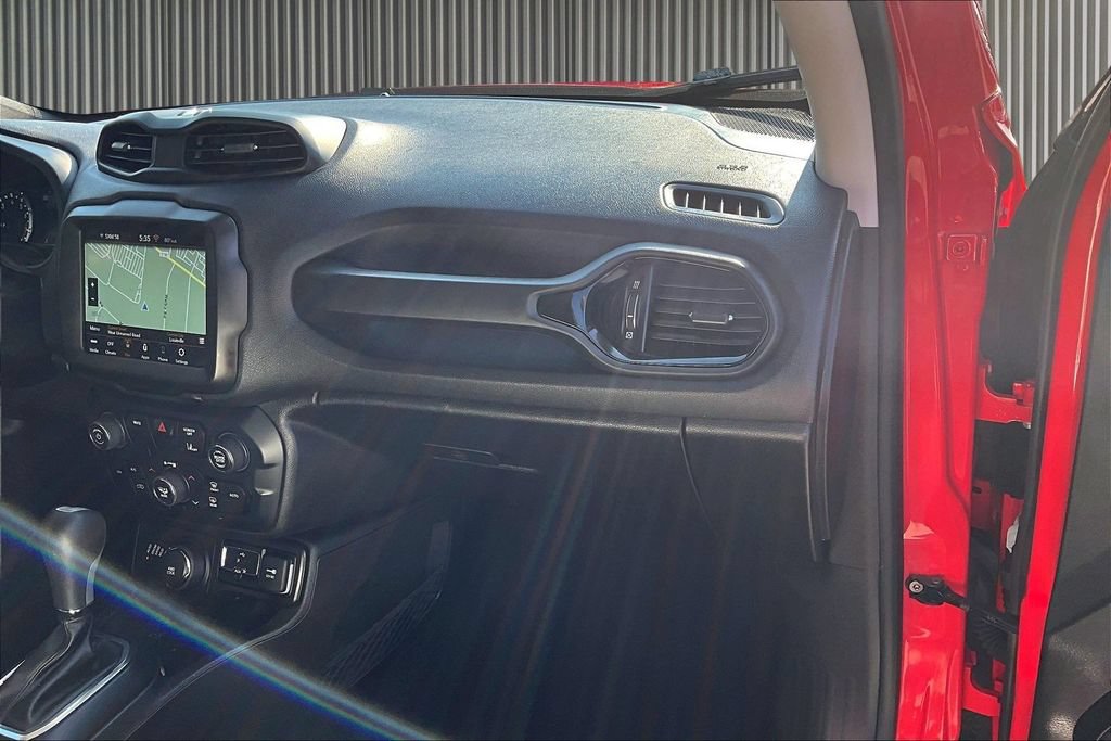 Used 2023 Jeep Renegade Altitude AWD/4WD image 19