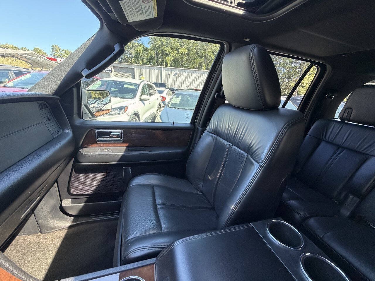 Used 2015 Lincoln Navigator L 2WD image 24