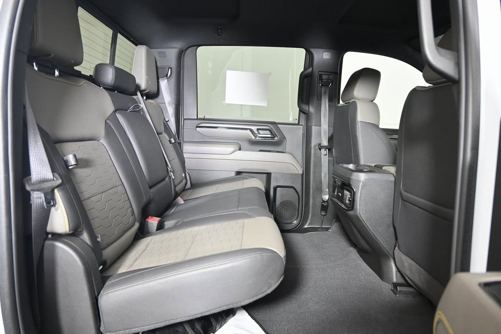 Used 2024 Chevrolet Silverado 2500 ZR2 w/ Technology Package image 16