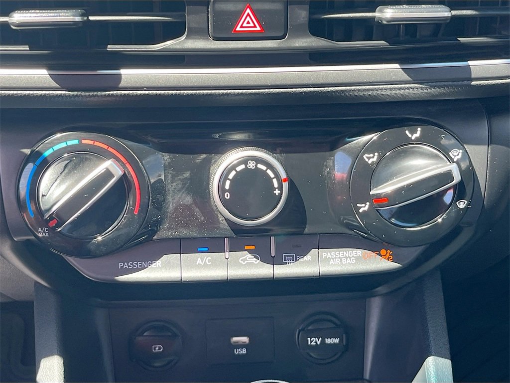 Used 2023 Hyundai Kona SE image 15