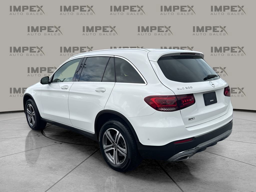 Used 2021 Mercedes-Benz GLC 300 4MATIC image 3