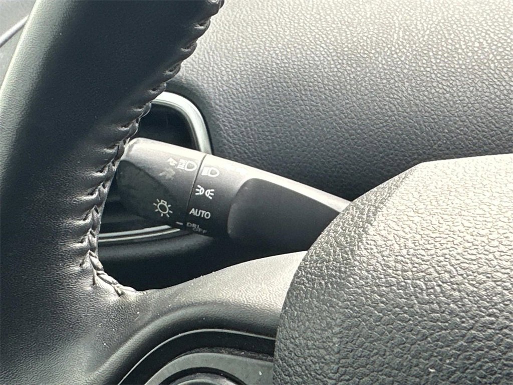 Used 2019 Toyota Prius XLE image 23