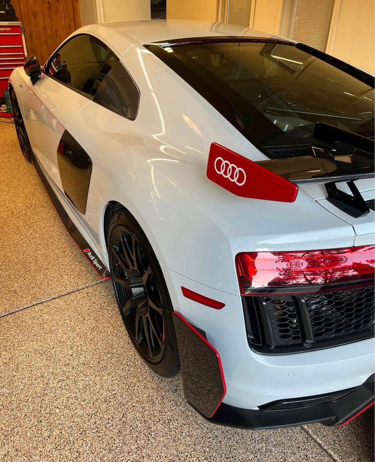 Used 2018 Audi R8 V10 plus w/ Full Leather Package image 5