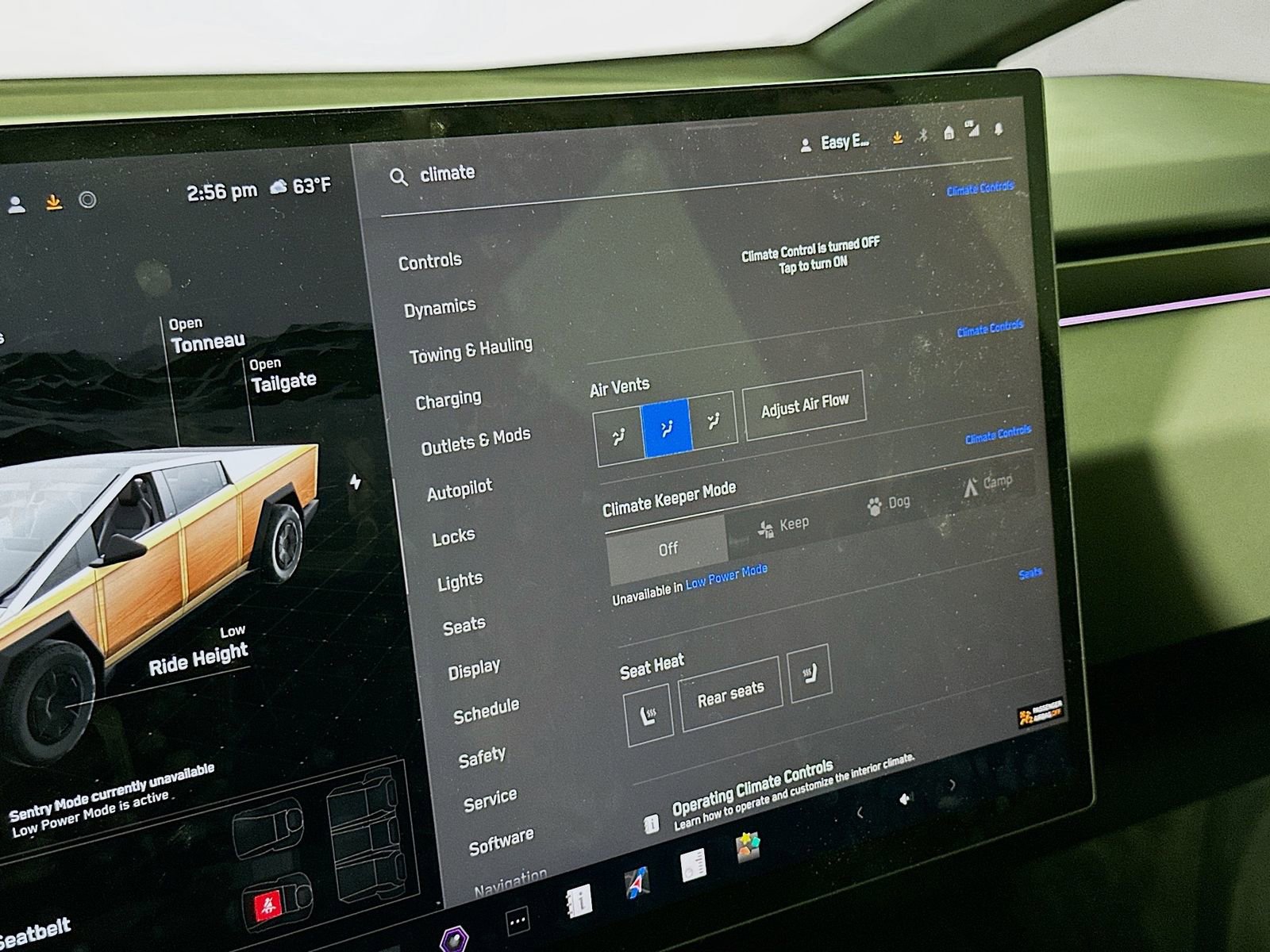 Used 2024 Tesla Cybertruck AWD Crew Cab image 15