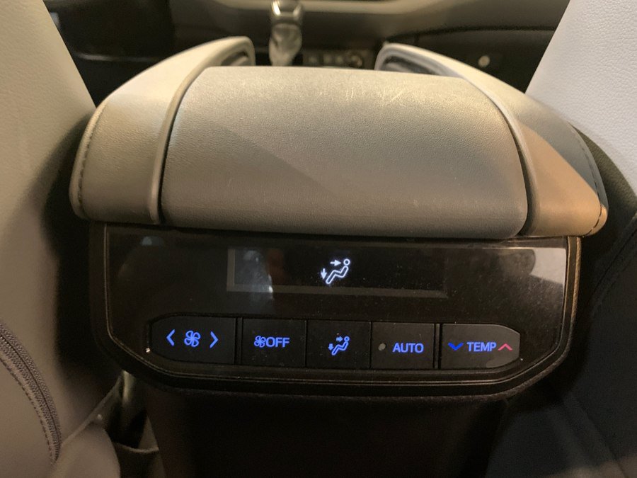 Used 2021 Toyota Highlander XLE AWD/4WD image 56