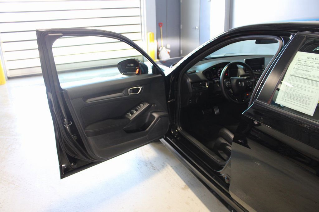 Used 2023 Honda Civic Sport image 7