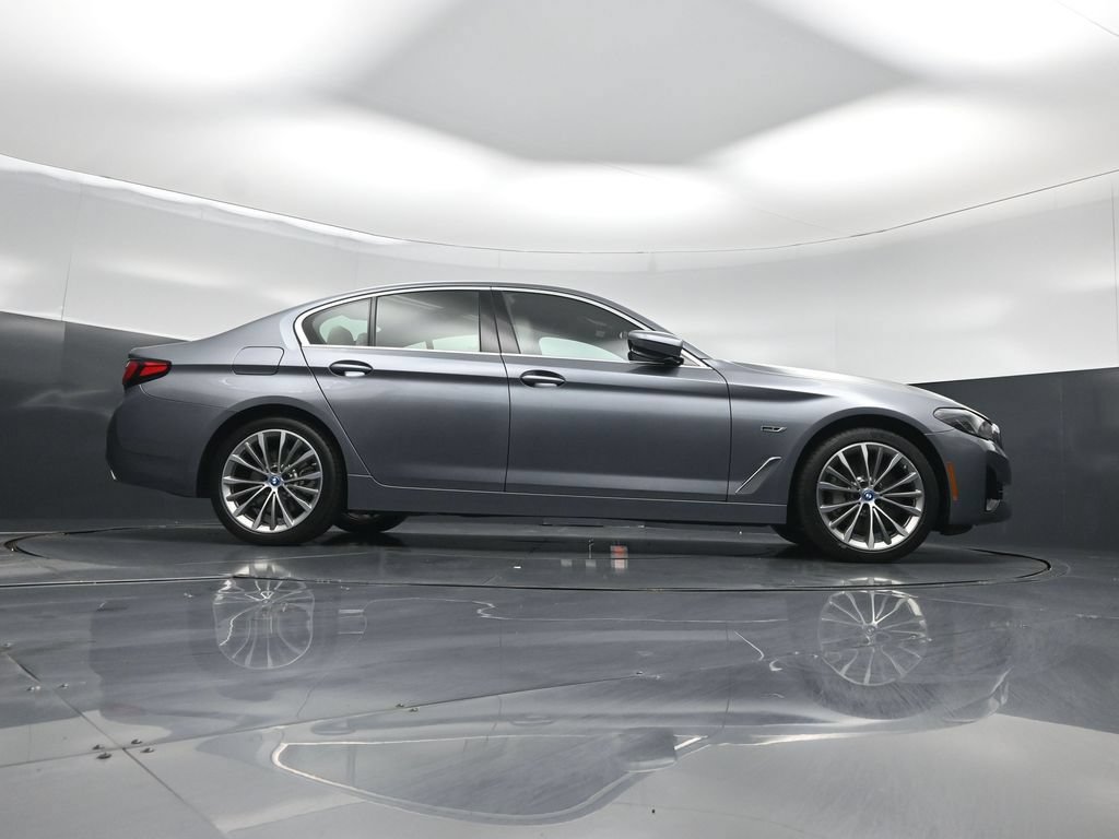 Used 2022 BMW 530e w/ Convenience Package RWD image 45