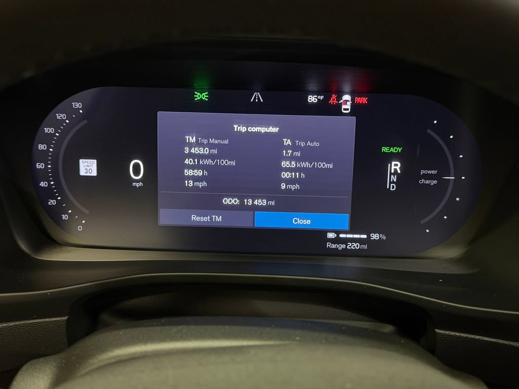 Certified 2024 Volvo XC40 Recharge Ultimate w/ Protection Package Premier AWD/4WD image 15