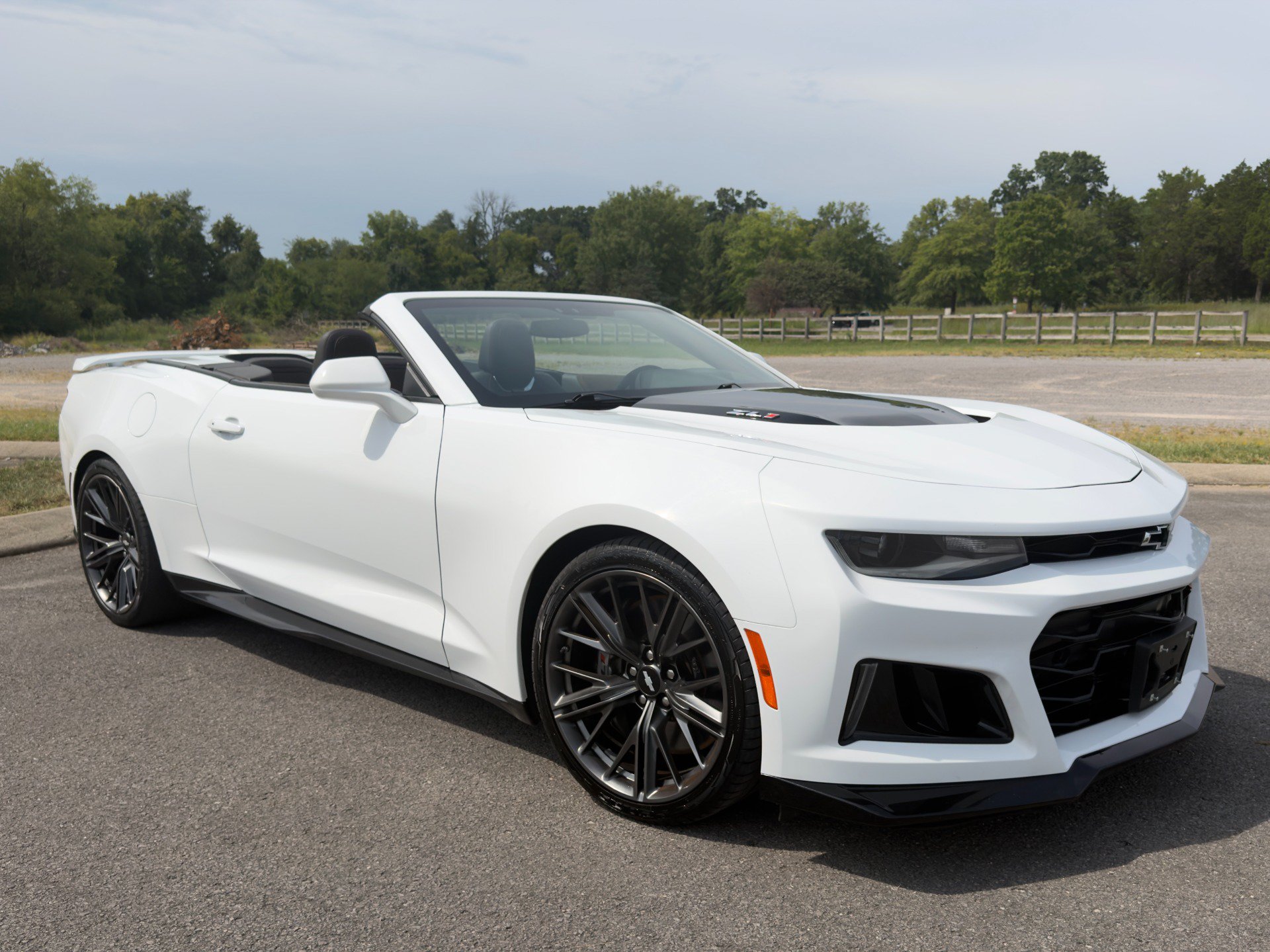 Used 2017 Chevrolet Camaro ZL1 RWD image 1