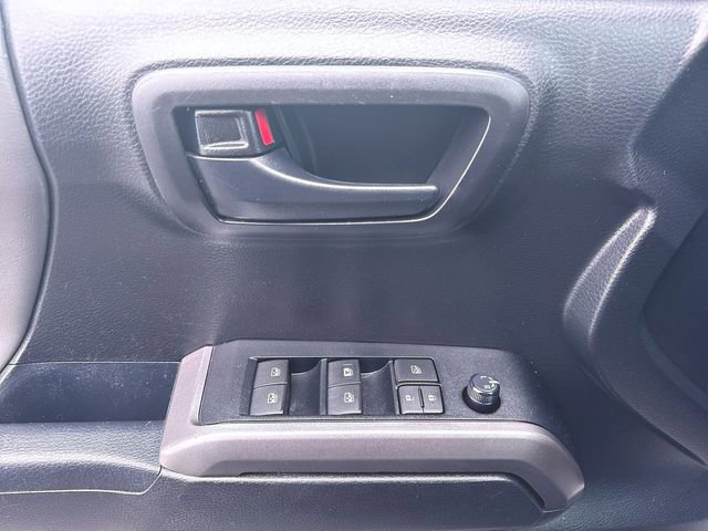 Used 2019 Toyota Tacoma SR5 AWD/4WD image 21