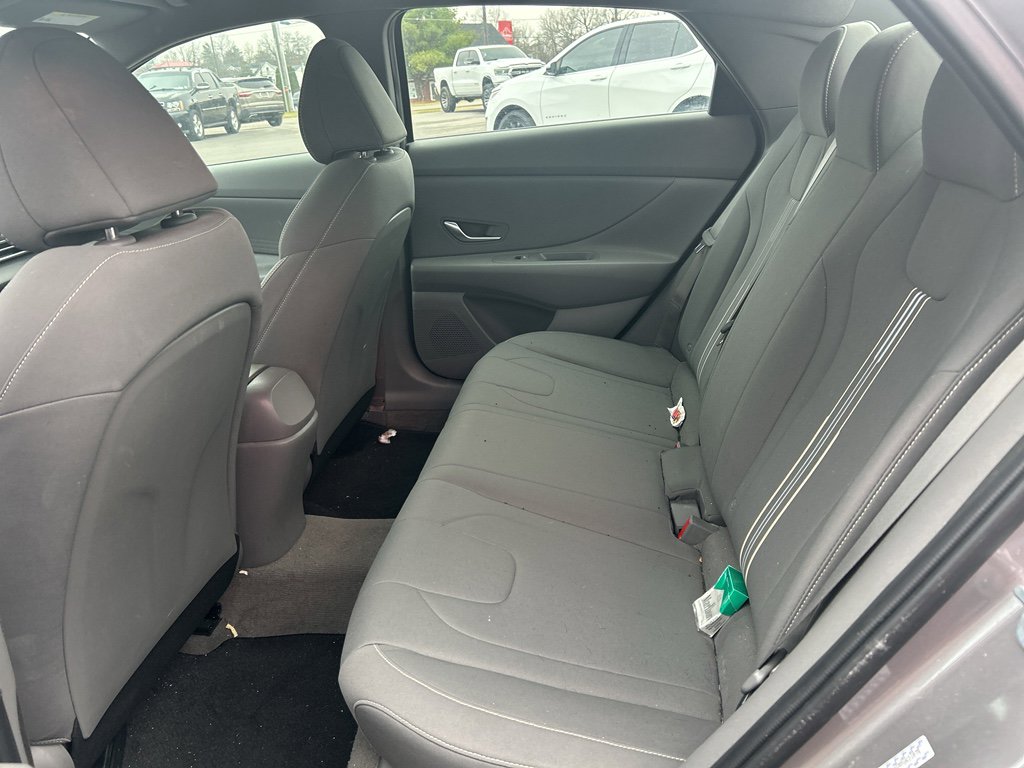 Used 2023 Hyundai Elantra SEL image 13