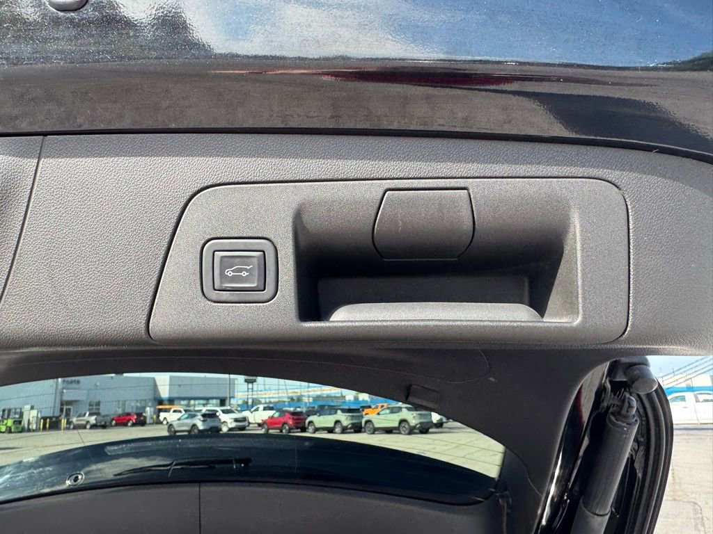 Used 2021 Buick Envision Essence w/ Technology Package I image 18