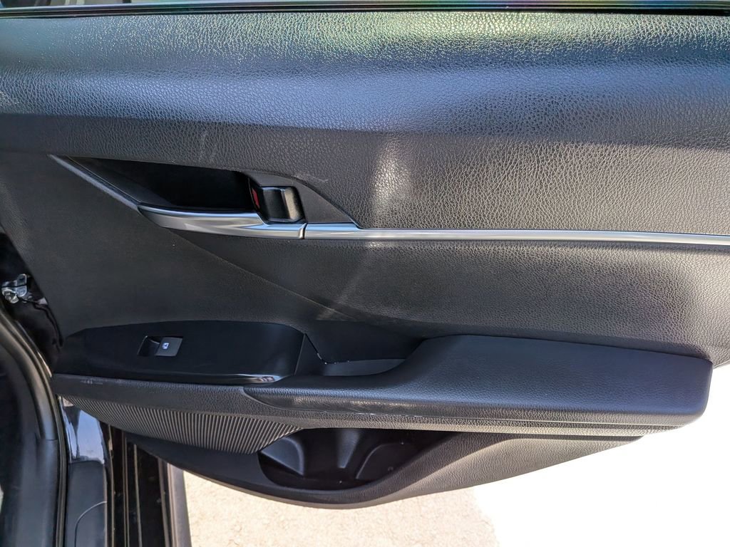 Used 2020 Toyota Camry SE FWD image 20