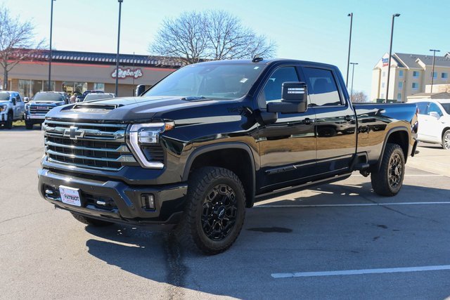 Used 2024 Chevrolet Silverado 3500 High Country w/ Technology Package image 6