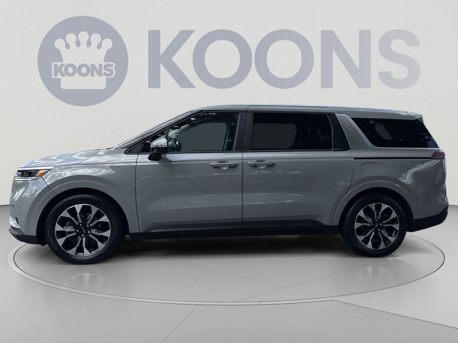 Used 2022 Kia Carnival EX FWD image 2