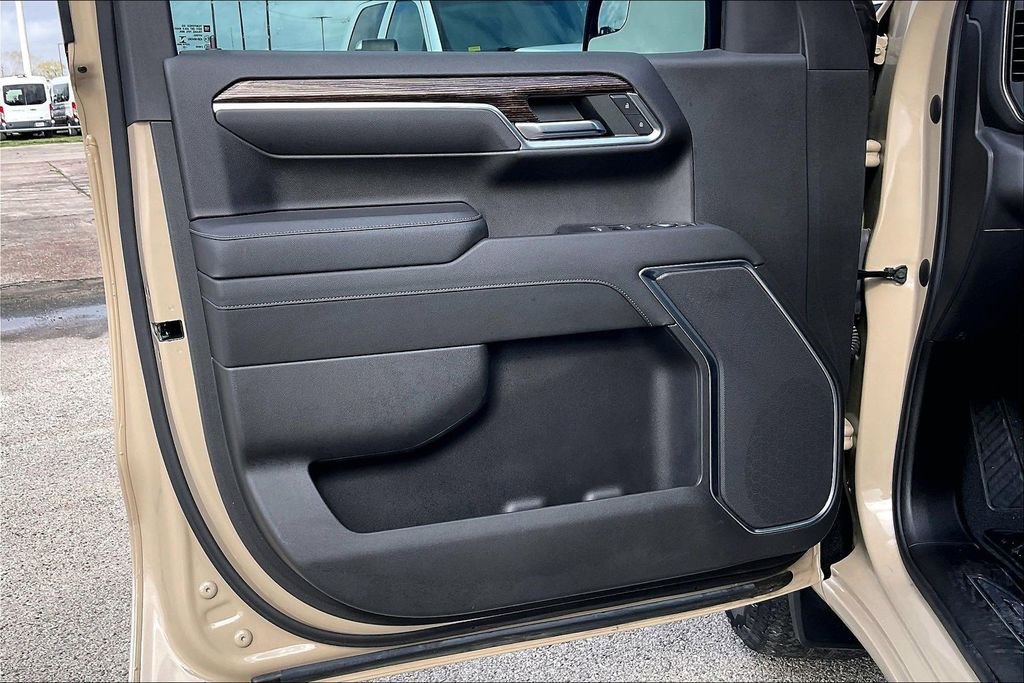 Used 2022 GMC Sierra 1500 Elevation w/ X31 Off-Road Package AWD/4WD image 17