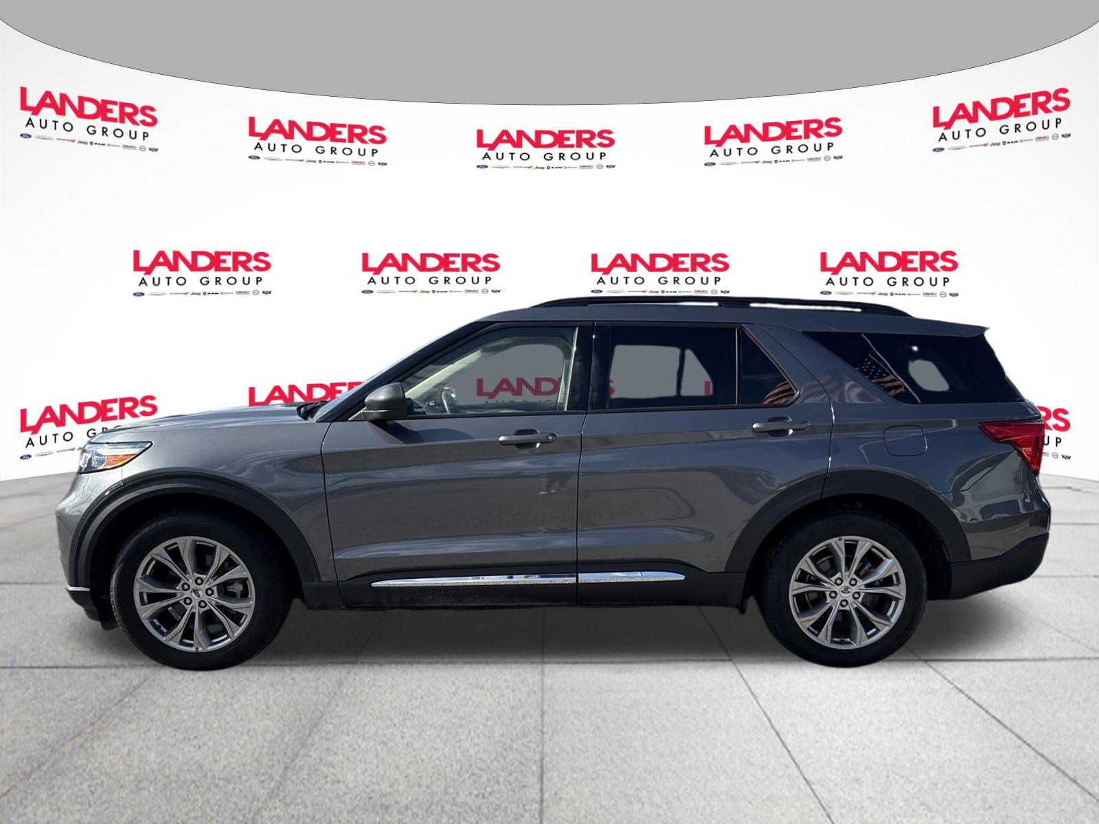 Certified 2022 Ford Explorer XLT w/ Equipment Group 202A RWD image 6