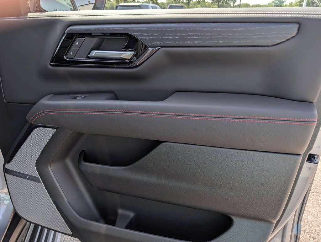New 2026 GMC Yukon AT4 Ultimate w/ LPO, Floor Liner Package AWD/4WD image 35