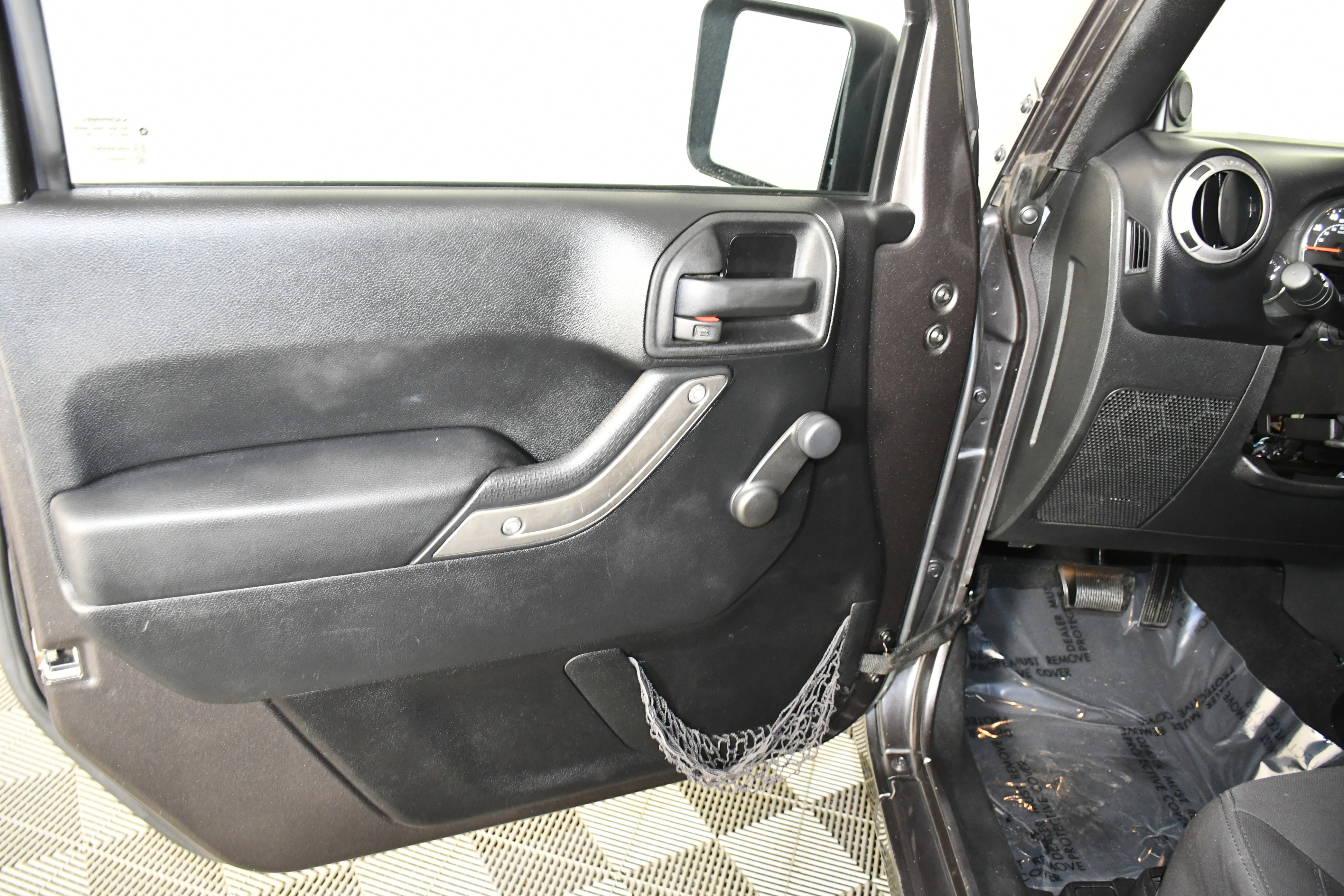 Used 2014 Jeep Wrangler Sport image 33