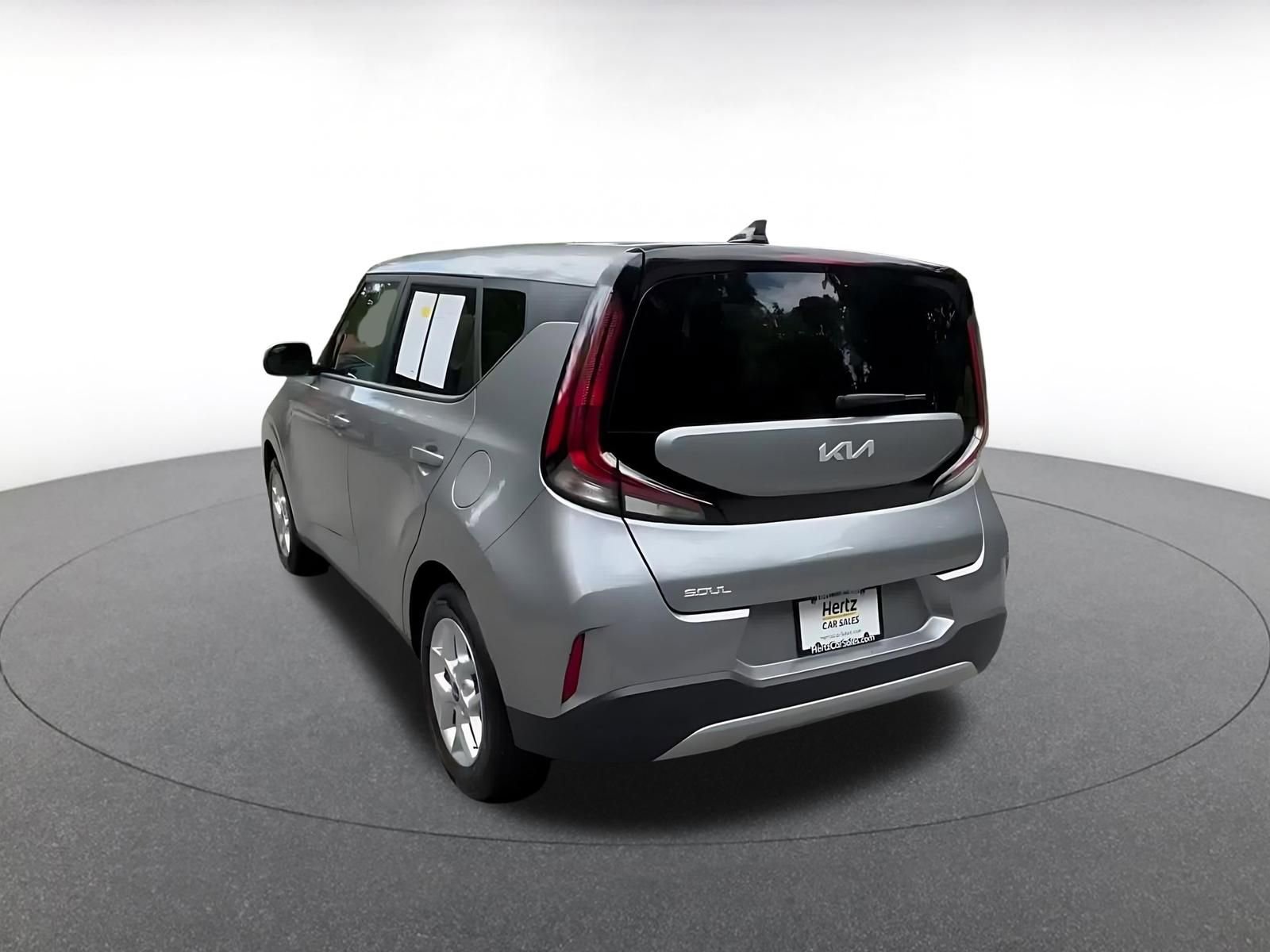 Used 2025 Kia Soul LX w/ LX Technology Package FWD image 11