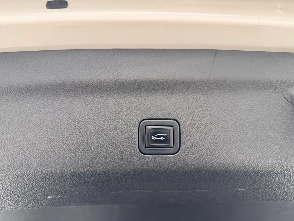 Used 2022 Chevrolet Tahoe Premier AWD/4WD image 17