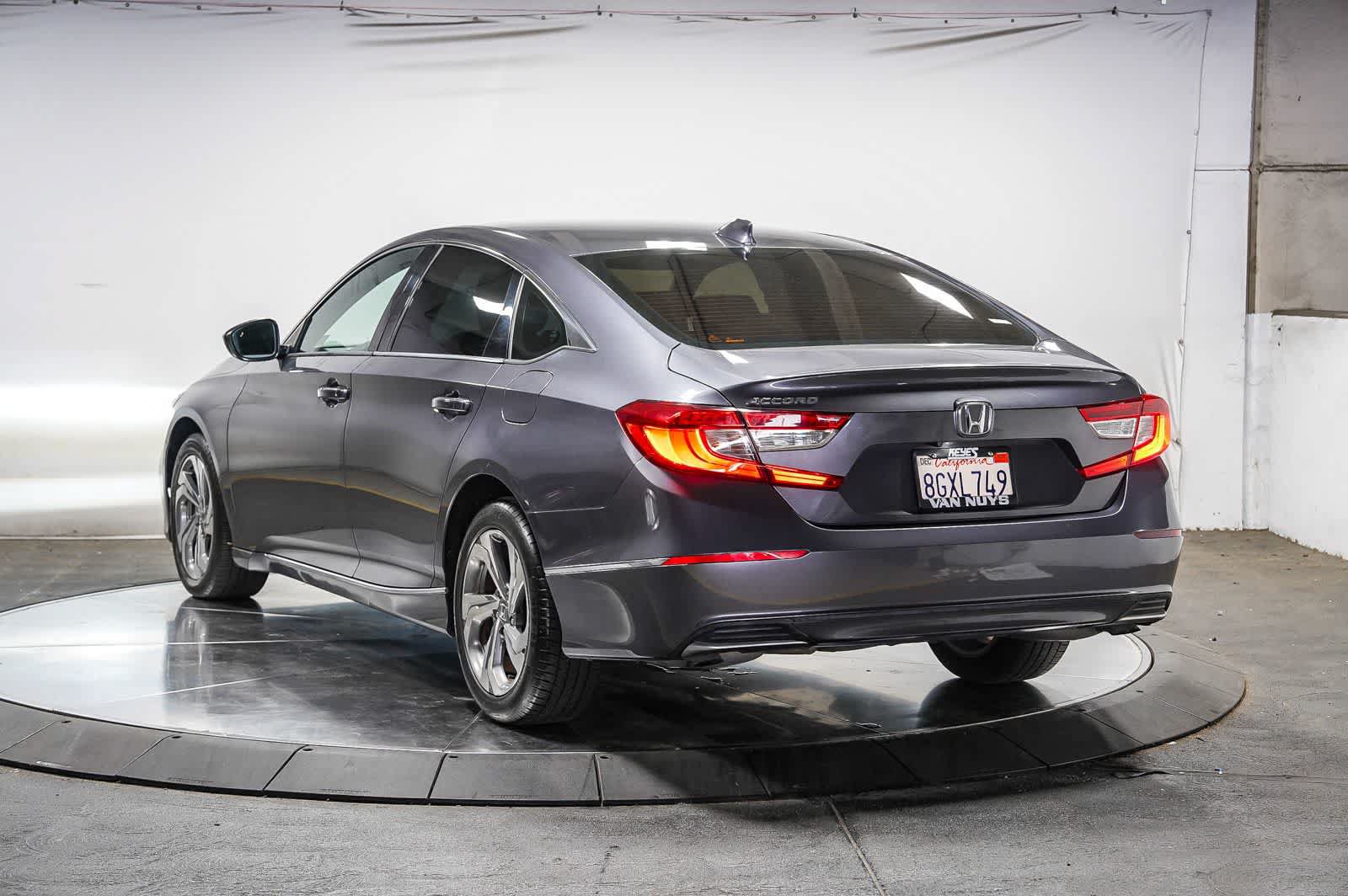 Used 2018 Honda Accord EX image 2