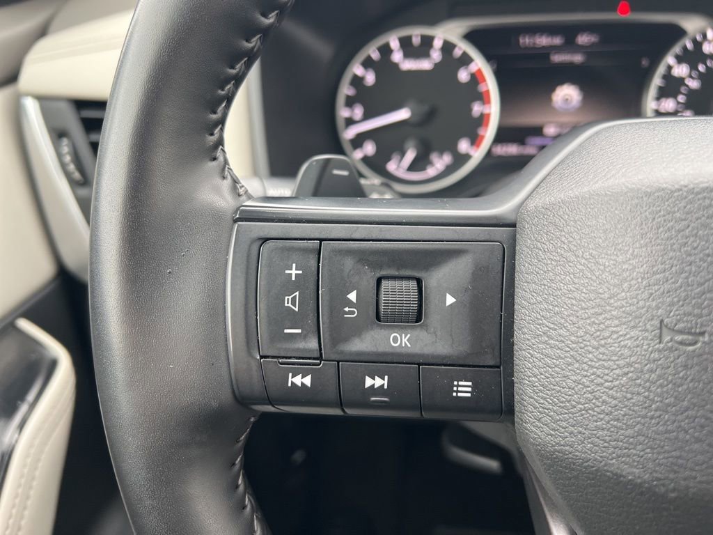 Used 2025 Nissan Rogue SV image 17